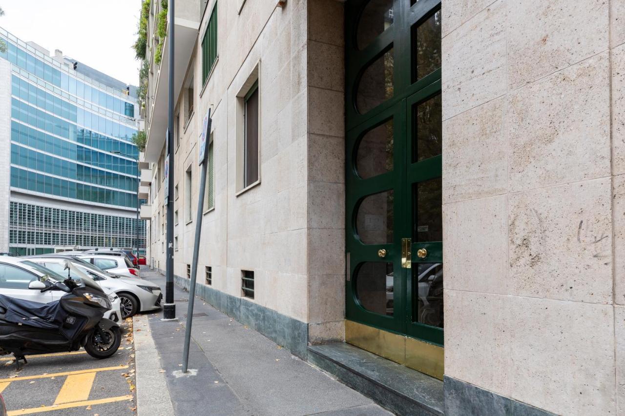Living Isola Apartment Milan Exterior photo